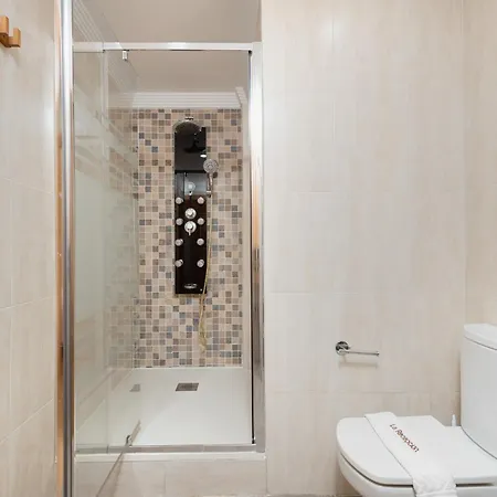 Apartamento C66 Lovely 2 Bdr With Terrace Close To The