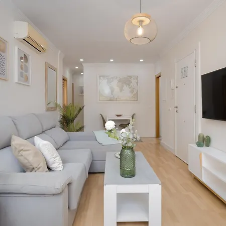 Appartamento C66 Lovely 2 Bdr With Terrace Close To The Málaga