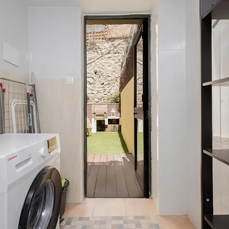C66 Lovely 2 Bdr With Terrace Close To The
